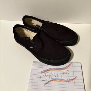 Vans Unisex Classic Black Slip-On Sneakers